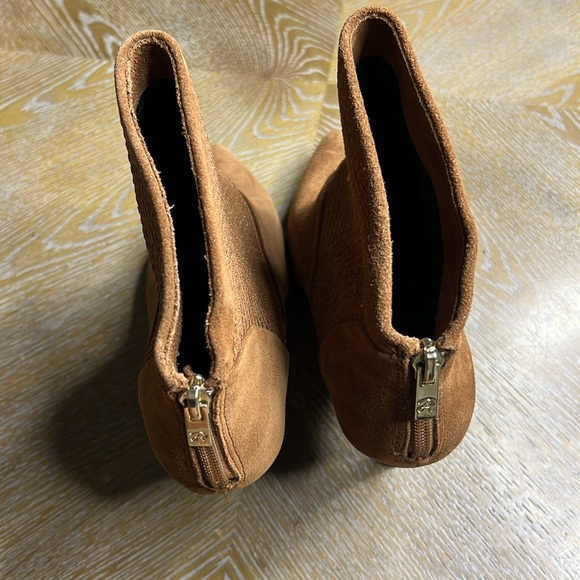 ADRIANNA PAPELL Brown Suede Leather Booties - Picture 5 of 9